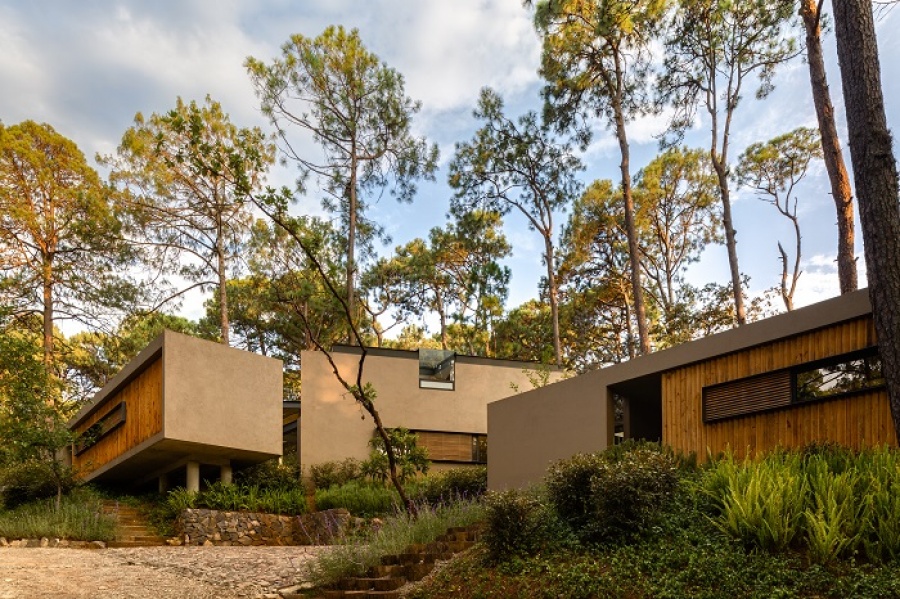 Lee más sobre el artículo Residencial | Cinco Casas, de Weber Arquitectos