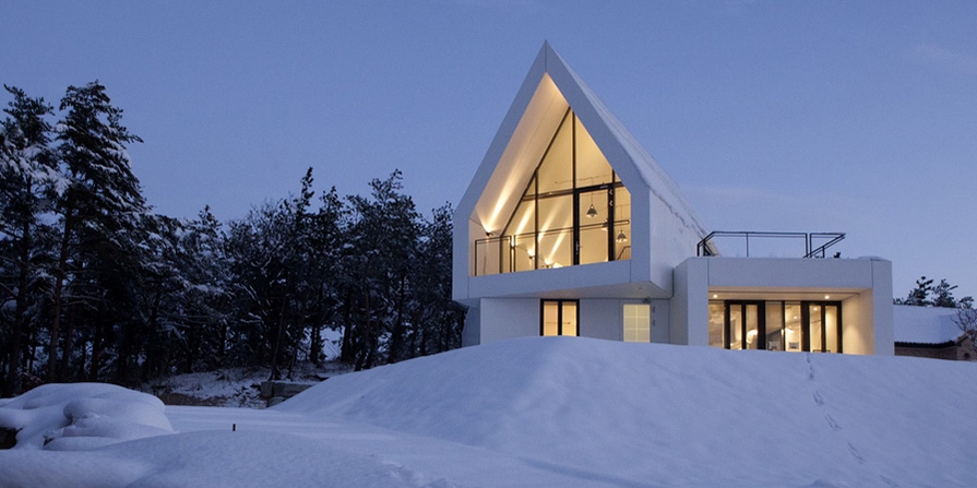 Lee más sobre el artículo Maison in white | AEV Architectures