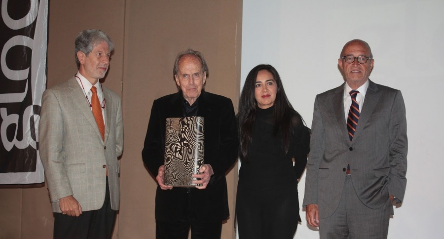 Lee más sobre el artículo PREMIO TRAYECTORIA 2015 A TEODORO GONZÁLEZ DE LEÓN