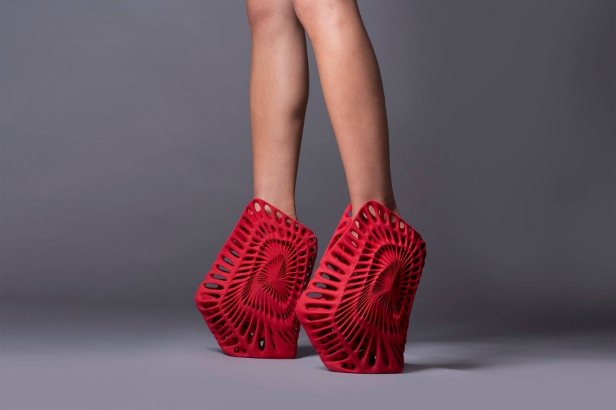 Lee más sobre el artículo RE-INVENTING SHOES