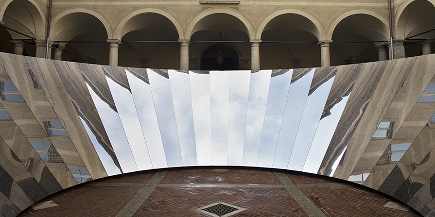 Lee más sobre el artículo Salone del Mobile Milano 2018 | COS x Phillip K. Smith III´s Open Sky