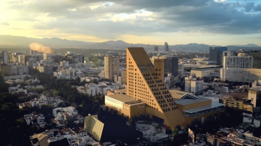 Lee más sobre el artículo UN PALACIO MÁS EN LA CIUDAD DE LOS PALACIOS…