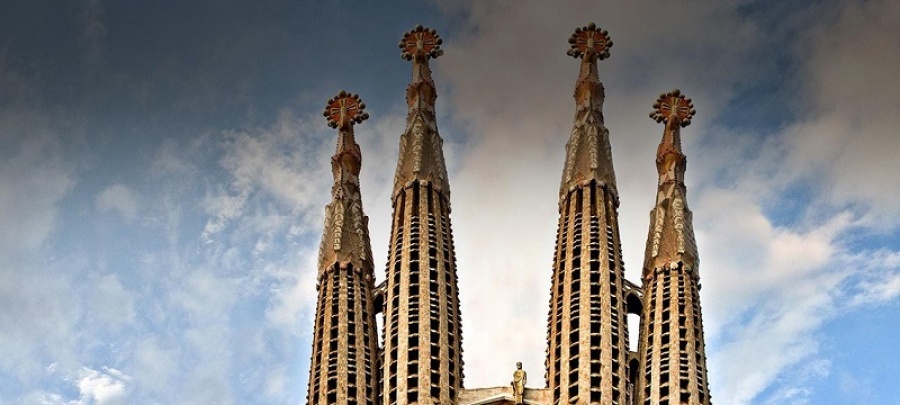Lee más sobre el artículo Gaudí y su legado | La Sagrada Familia