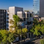 Neutralidad entre paisaje urbano: edificio Zapata por CRAFT Arquitectos