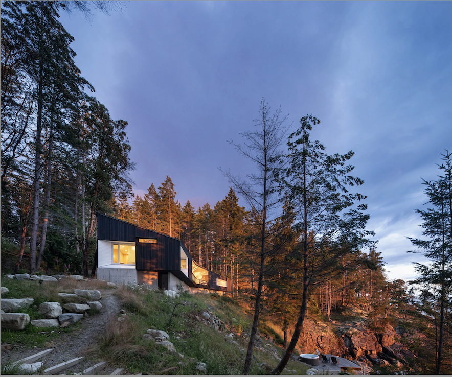 Lee más sobre el artículo Secret Cove Residence: Arquitectura abstracta entre el bosque y el océano