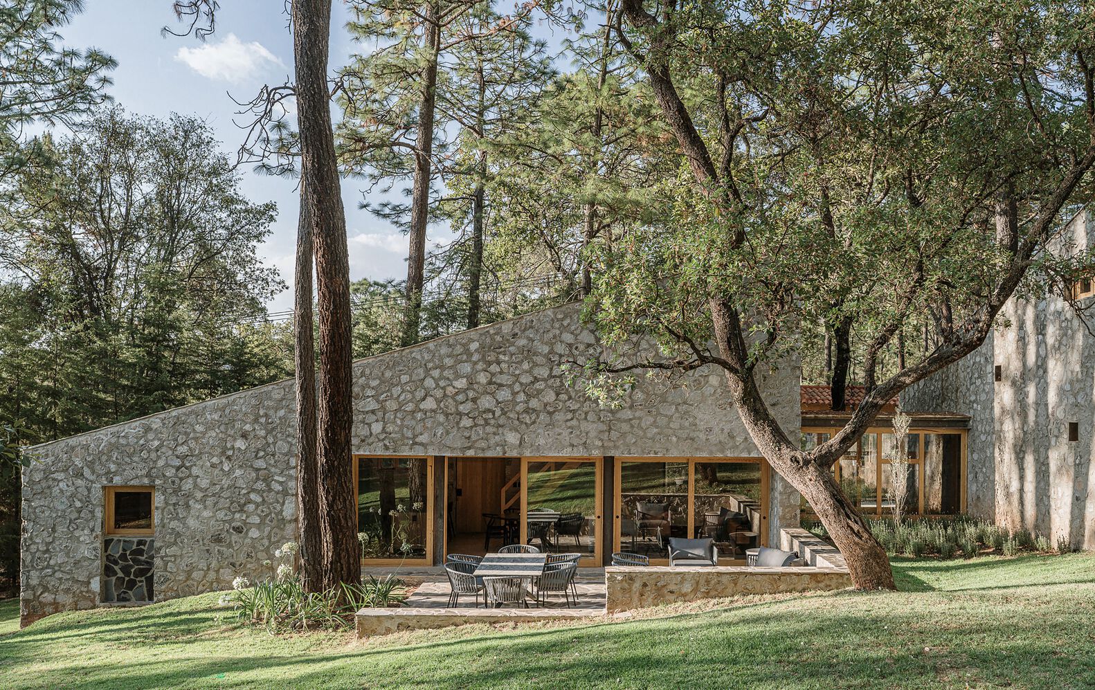 Lee más sobre el artículo Casa Petraia | ARGDL | Tapalpa, Jalisco, México