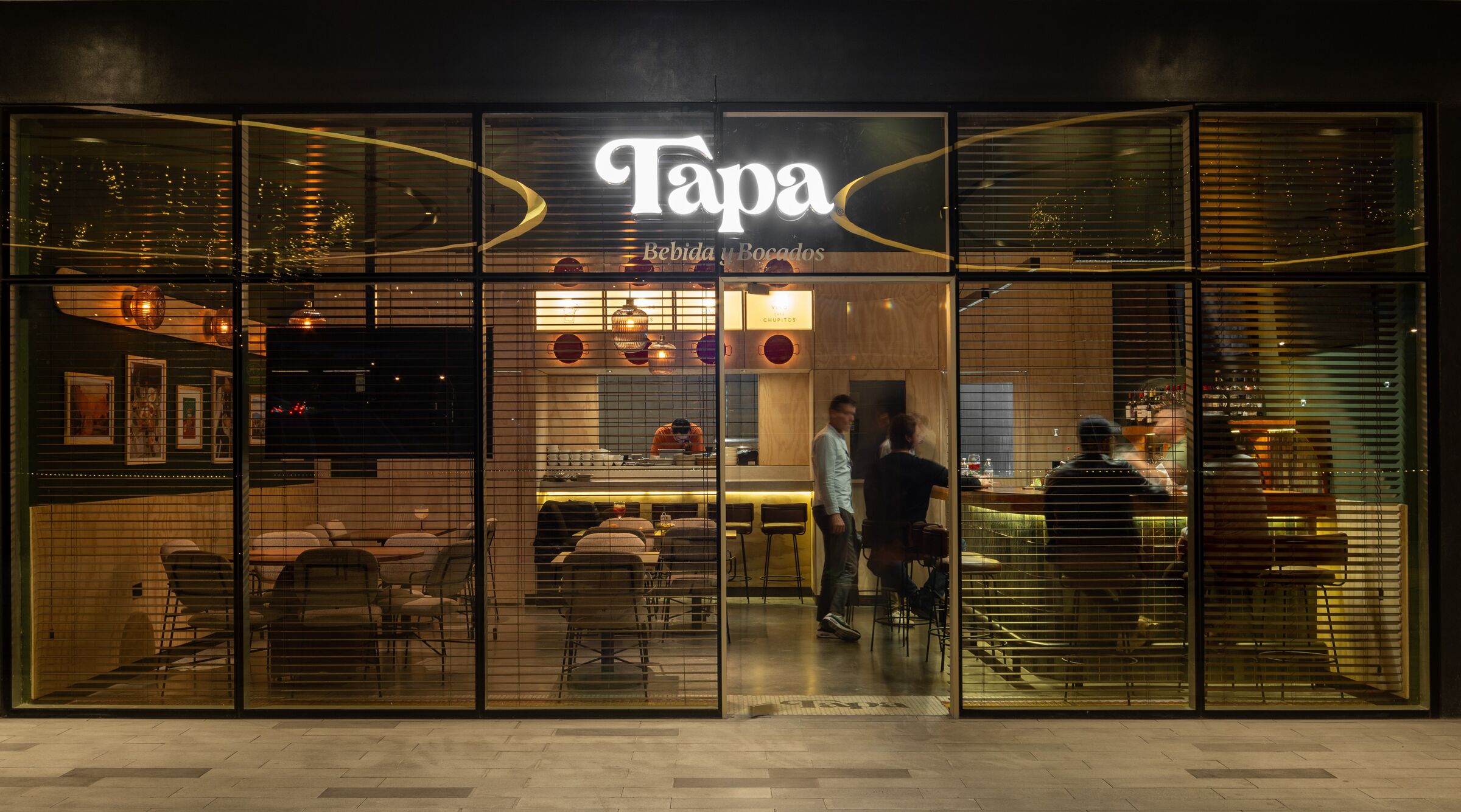 Lee más sobre el artículo Tapa | Hugo Ozuna + Ana Pineda (Acrónimo) | Santa Catarina, NL