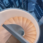 Una escalera que se convierte en escultura