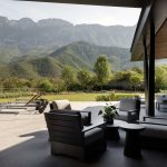 Casa Acero: interiorismo sobrio y arquitectura atemporal